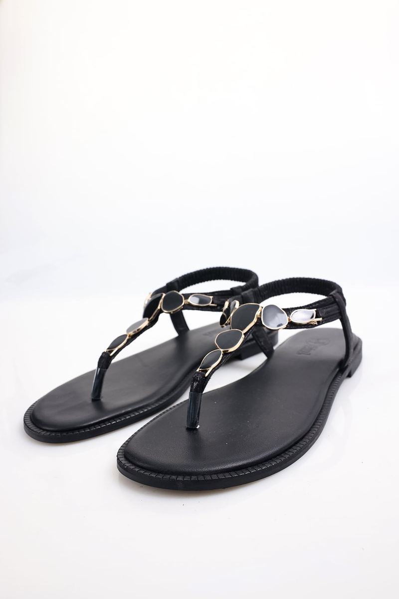 Siyah Aksesuarlı Sandalet 120