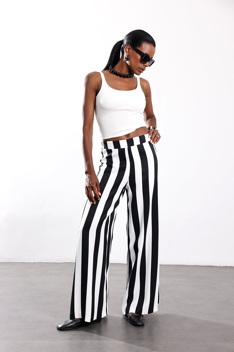 Siyah Çizgili Bol Paça Pantolon 00201