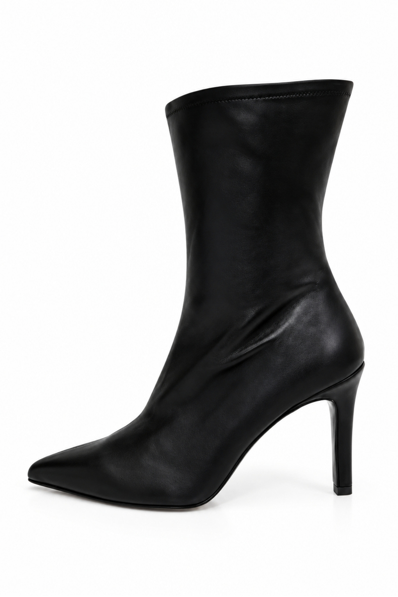 Siyah Deri Sivri Burun Topuklu Bot 24374