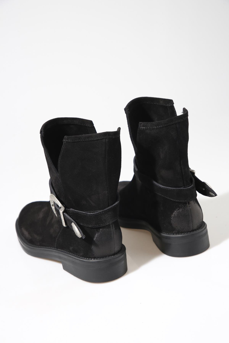 Siyah Salaş Bot 125212