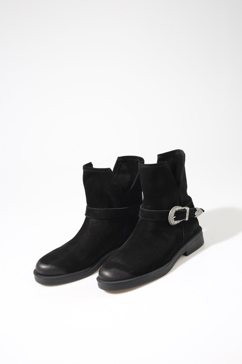 Siyah Salaş Bot 125212