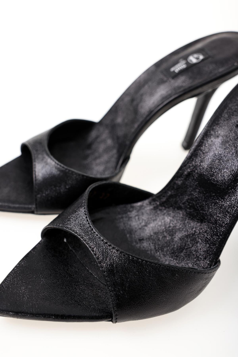 Siyah Sivri Burun Topuklu Terlik 25157
