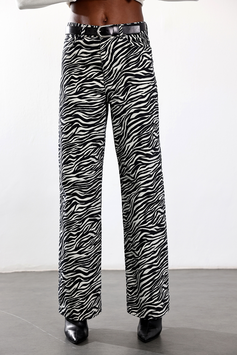Siyah Zebra Desenli Pantolon 035