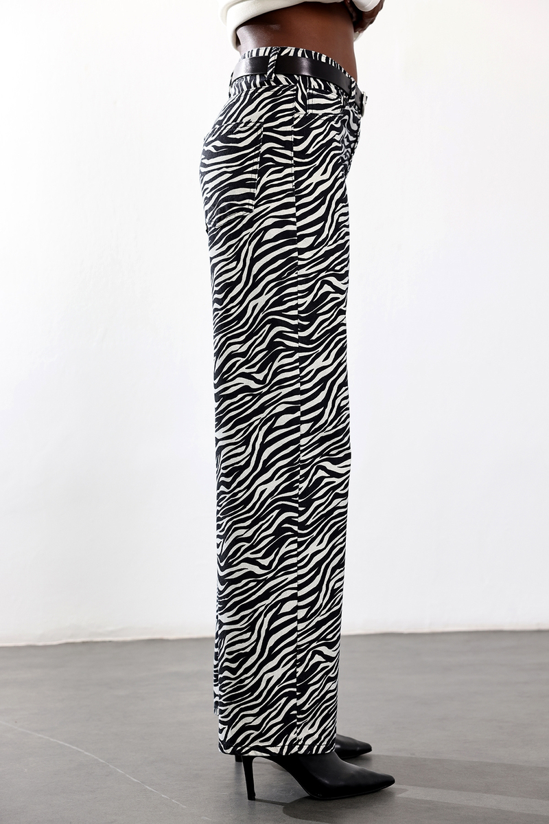 Siyah Zebra Desenli Pantolon 035