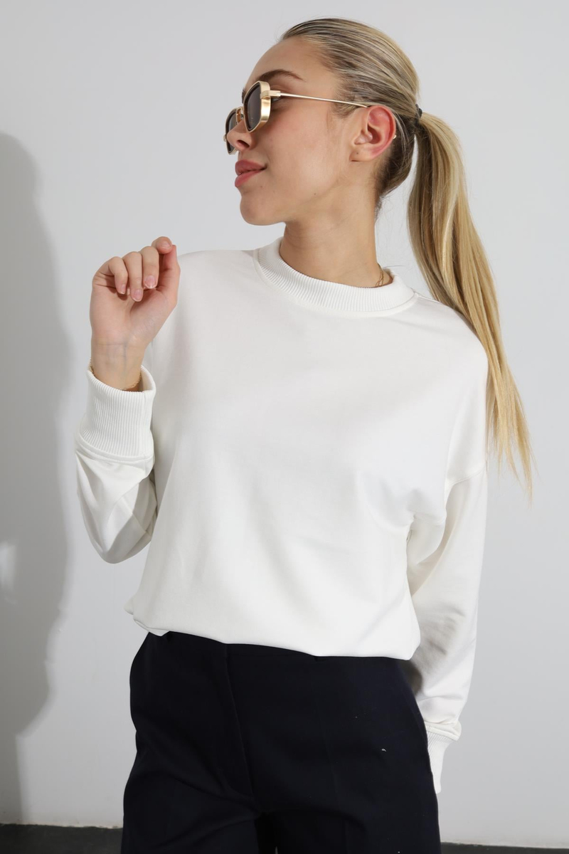 Beyaz Bisiklet Yaka Basic Sweatshirt 9002