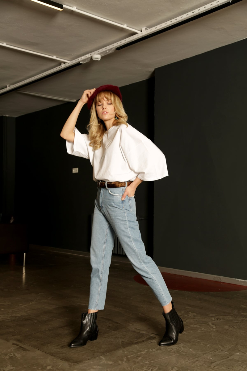 Beyaz Bisiklet Yaka Oversize Tshirt