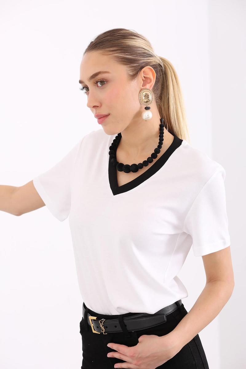 Beyaz Kontrast V Yaka Tshirt 