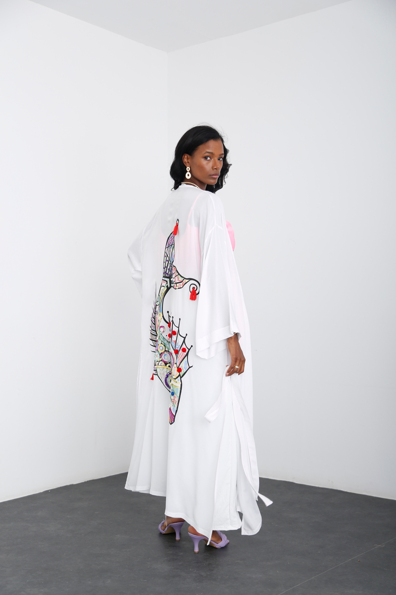 Beyaz Sırtı Nakışlı Kuşaklı Kimono 637