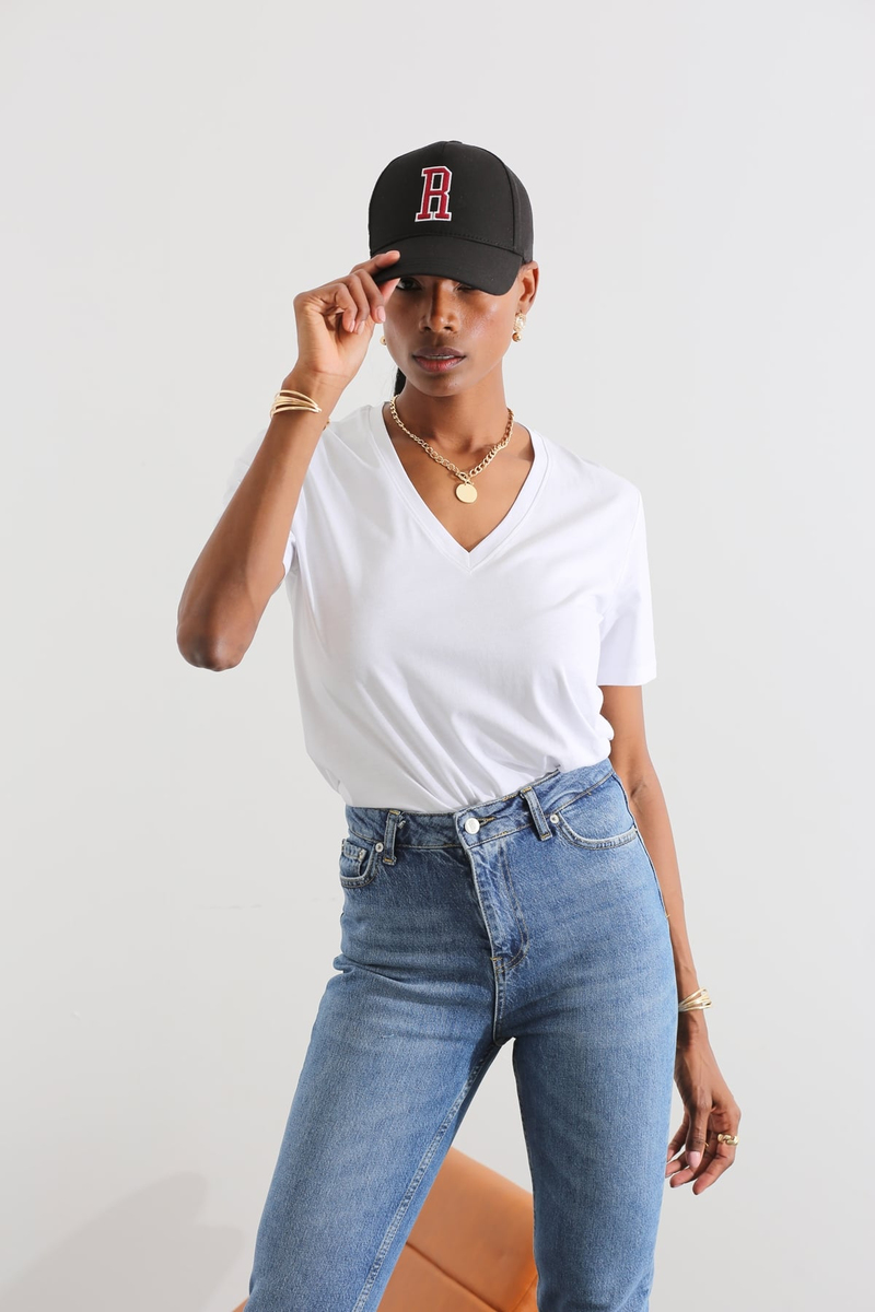 Beyaz V Yaka Basic Tshirt 2428