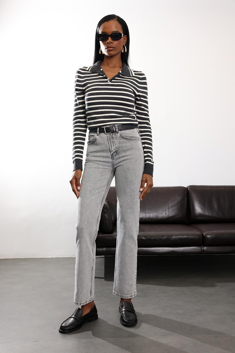 Gri Straight Fit Jean 