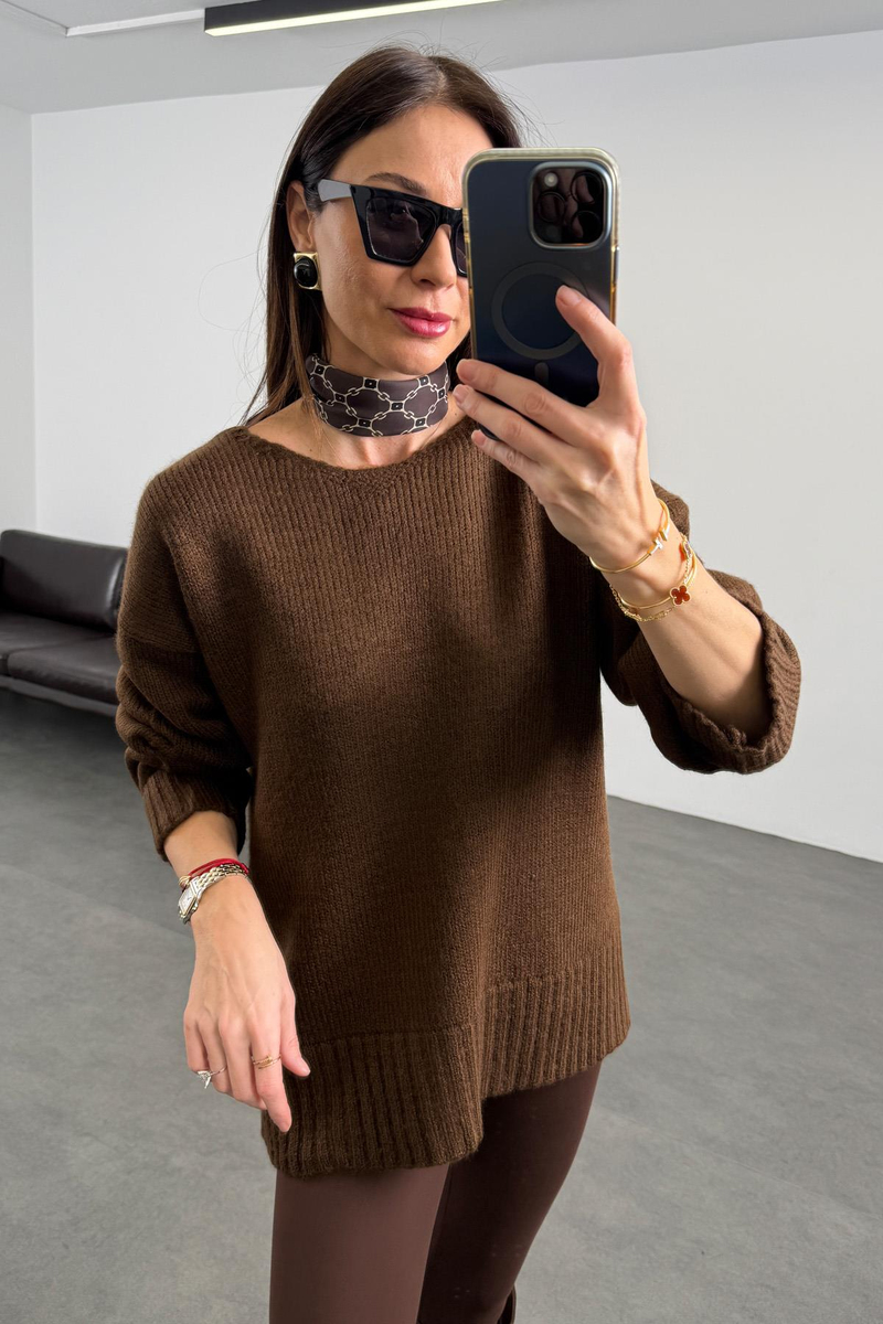 Kahverengi Arkası Dantel Detaylı Kazak 0148