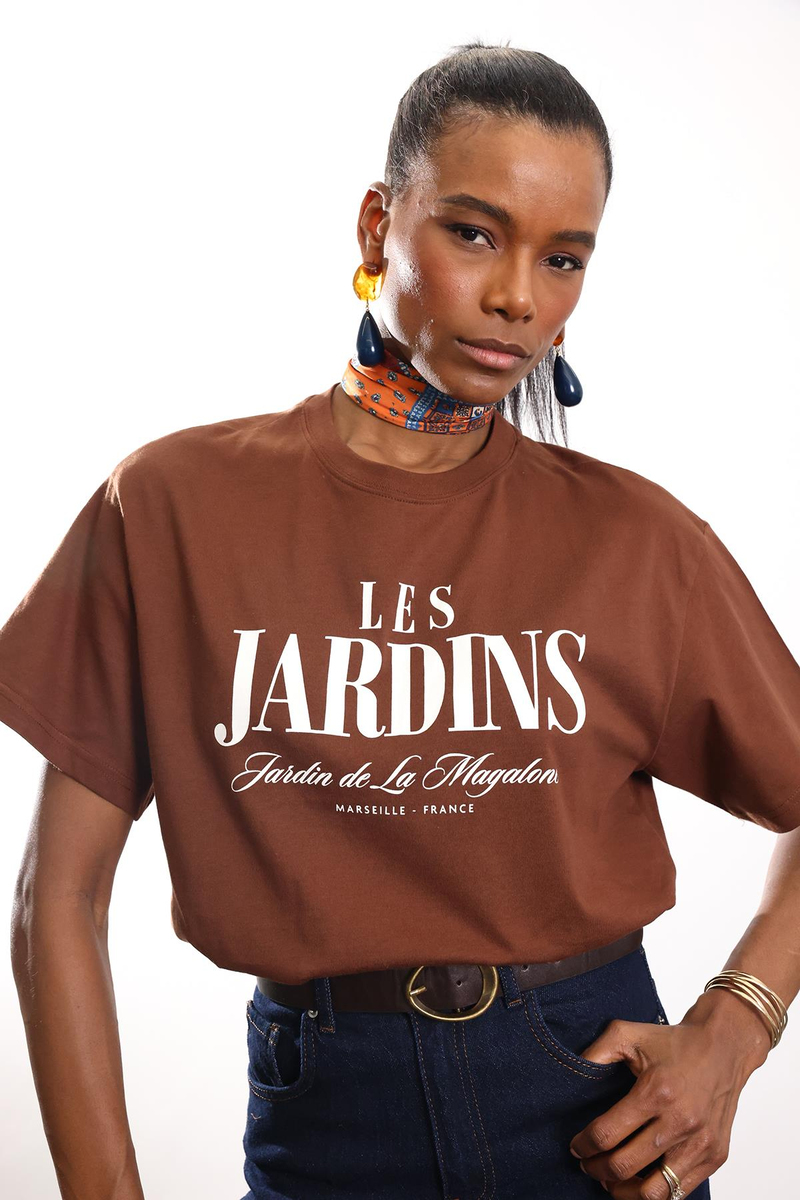 Kahverengi Les Jardıns Yazılı Tişört 