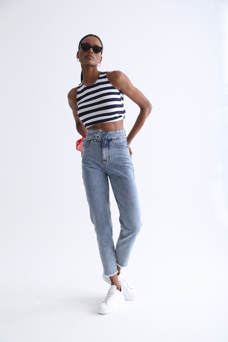 Kar Yıkamalı Bel Detaylı Mom Jean 21313