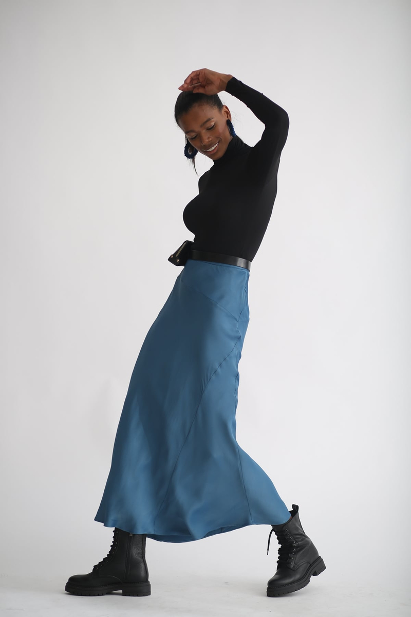 Petrol Mavisi Parçalı Uzun Saten Etek 0037