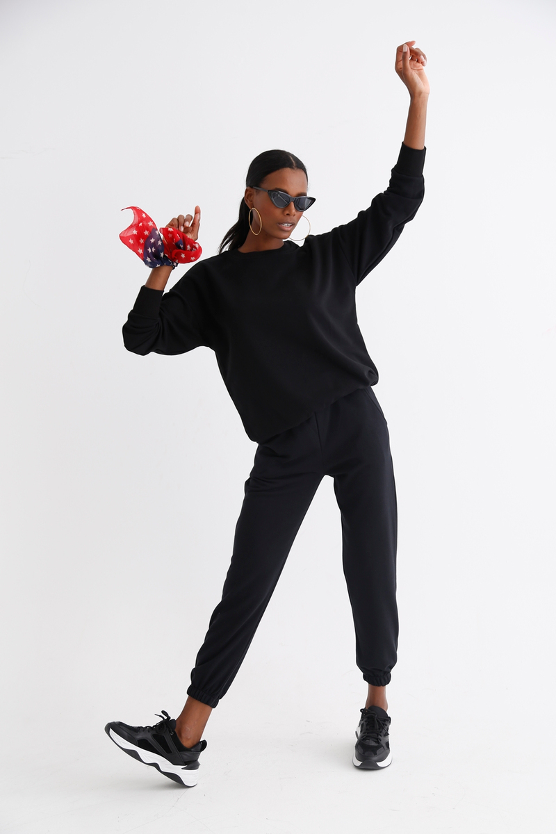 Siyah Bisiklet Yaka Basic Sweatshirt 3200