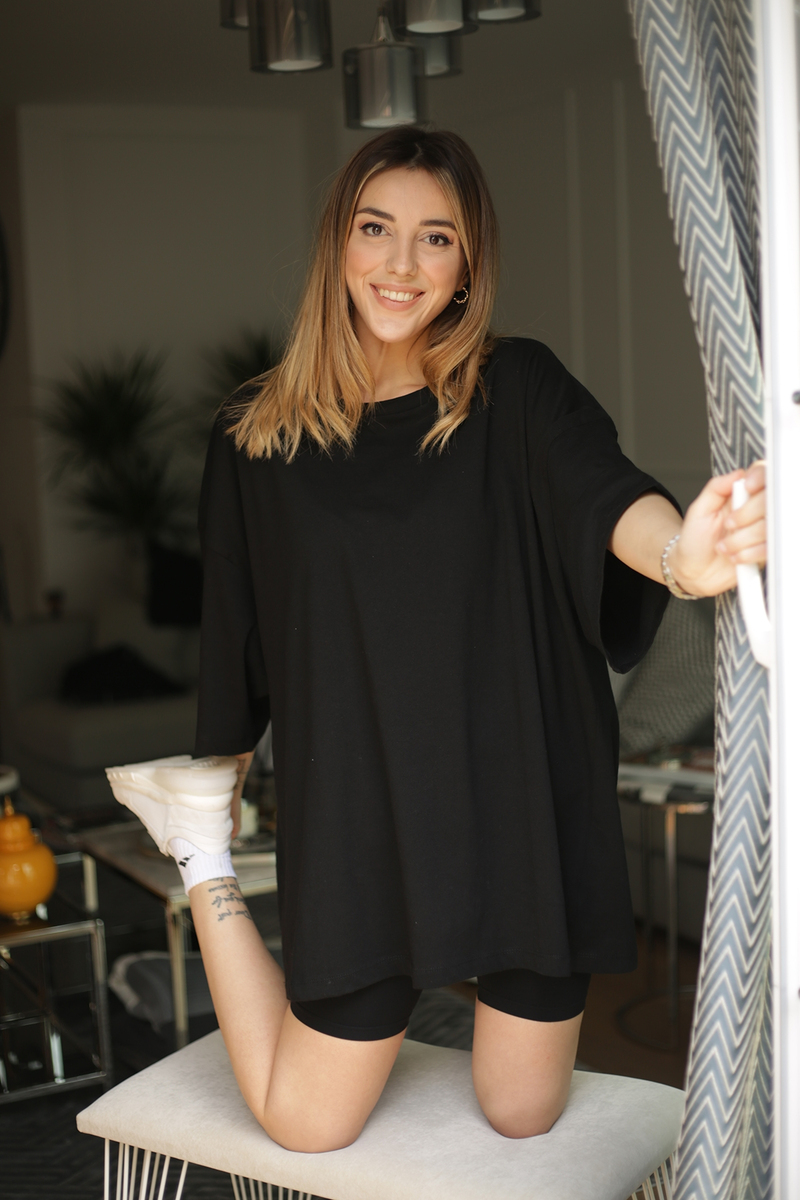 Siyah Bisiklet Yaka Oversize Tshirt 