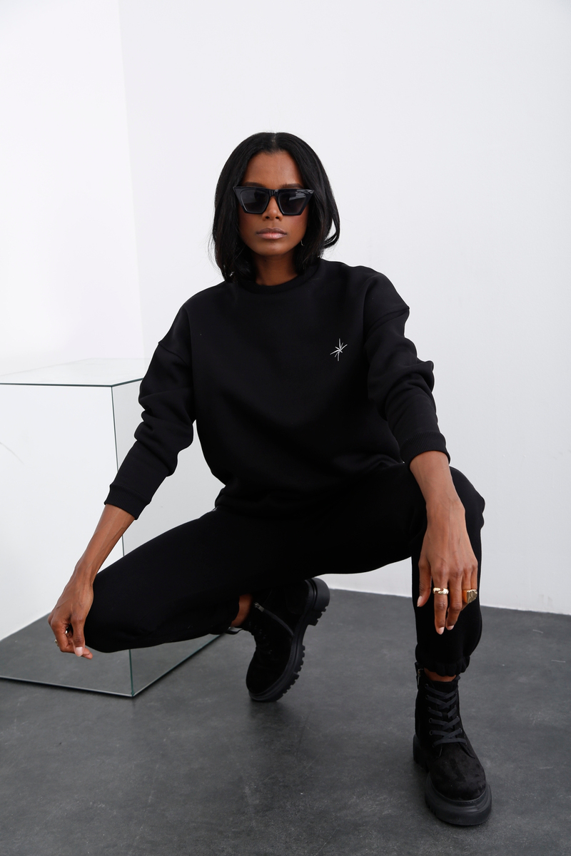 Siyah Bisiklet Yaka Şardonlu Sweatshirt 