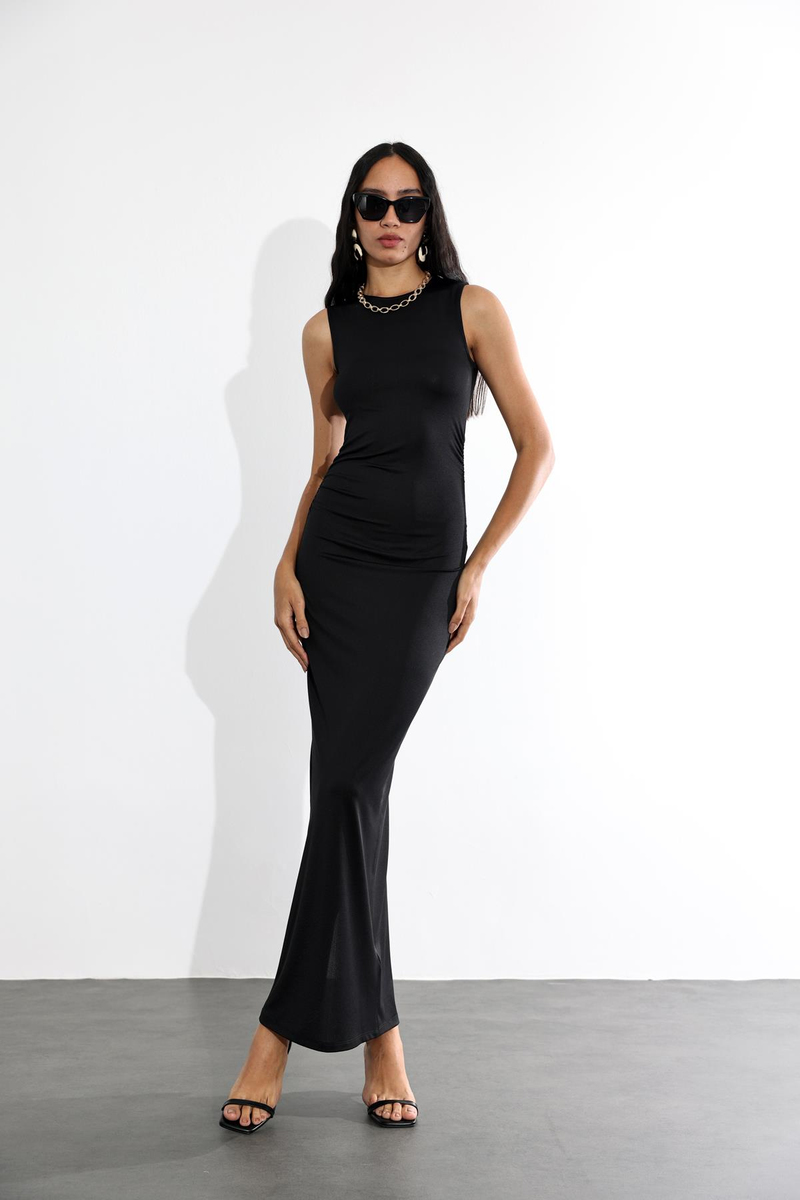 Siyah Drapeli Maxi Boy Elbise 