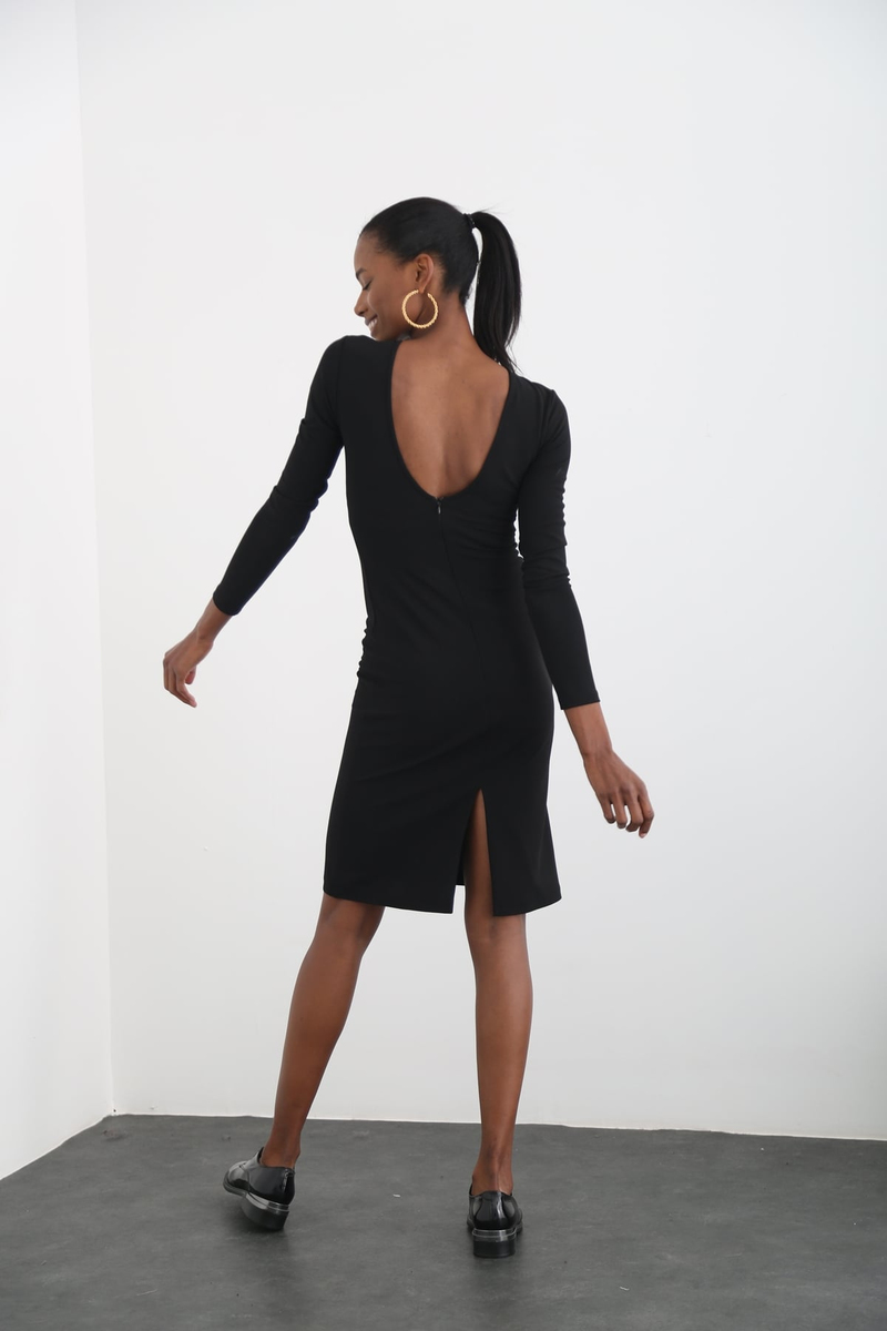 Siyah Sırtı V Midi Krep Elbise 