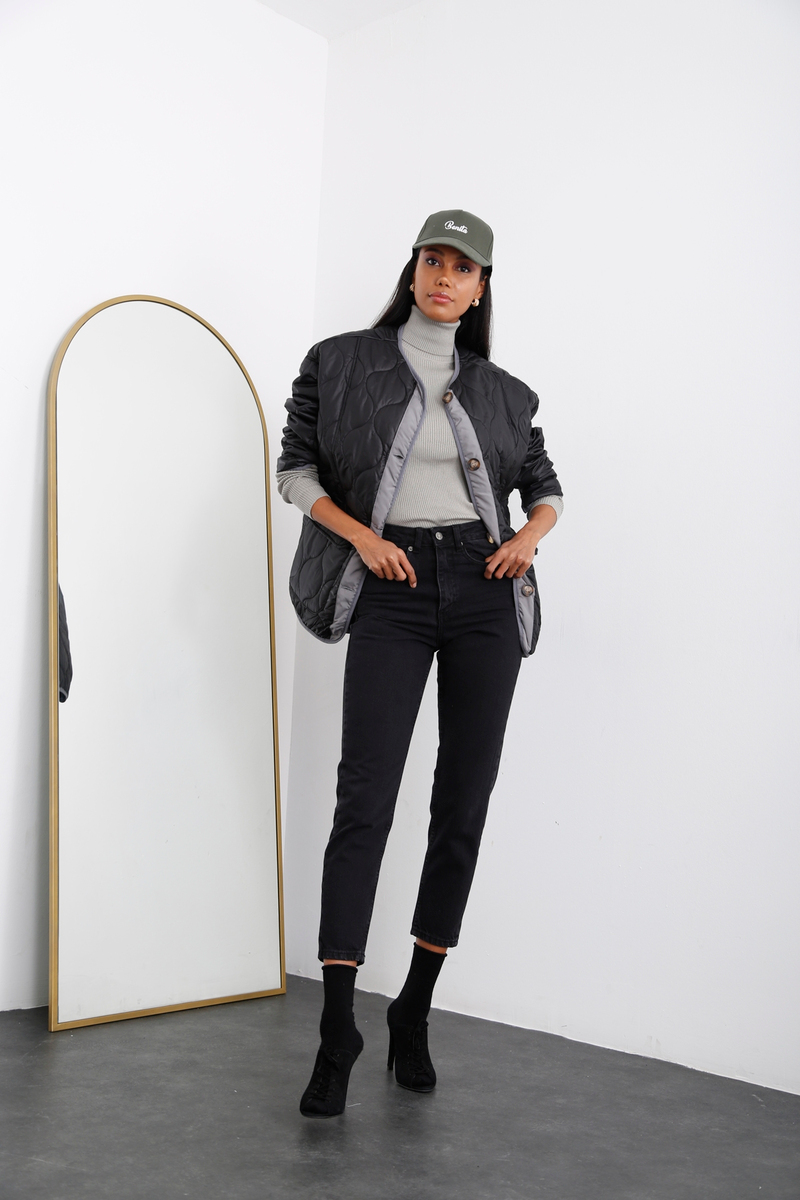 Siyah Yüksek Bel Mom Fit Jean 