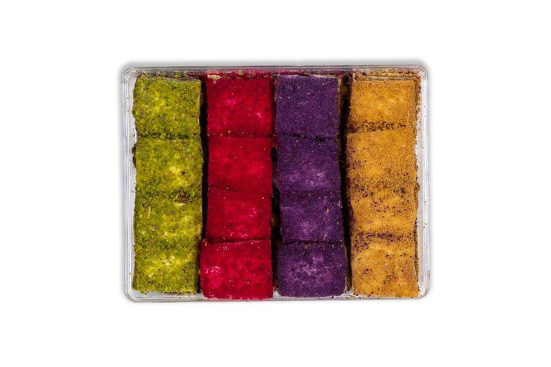 Hediyelik ÜrünlerKarışık Baklava Lokum Kristal Kutu 215 gr.