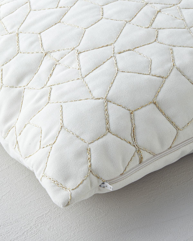 Frosted Nakışlı Kırlent Kılıfı 45x45 cm Ekru