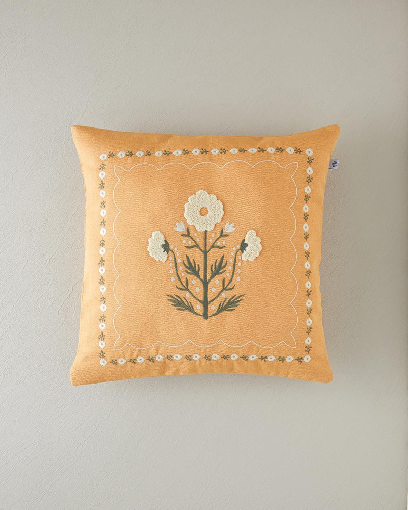 Lucie Punch Nakışlı Kırlent Kılıfı 45x45 cm Sarı