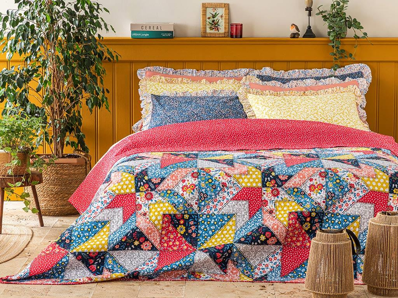 Patchy Florets Patchwork Çift Kişilik Çok Amaçlı Örtü Kırmızı