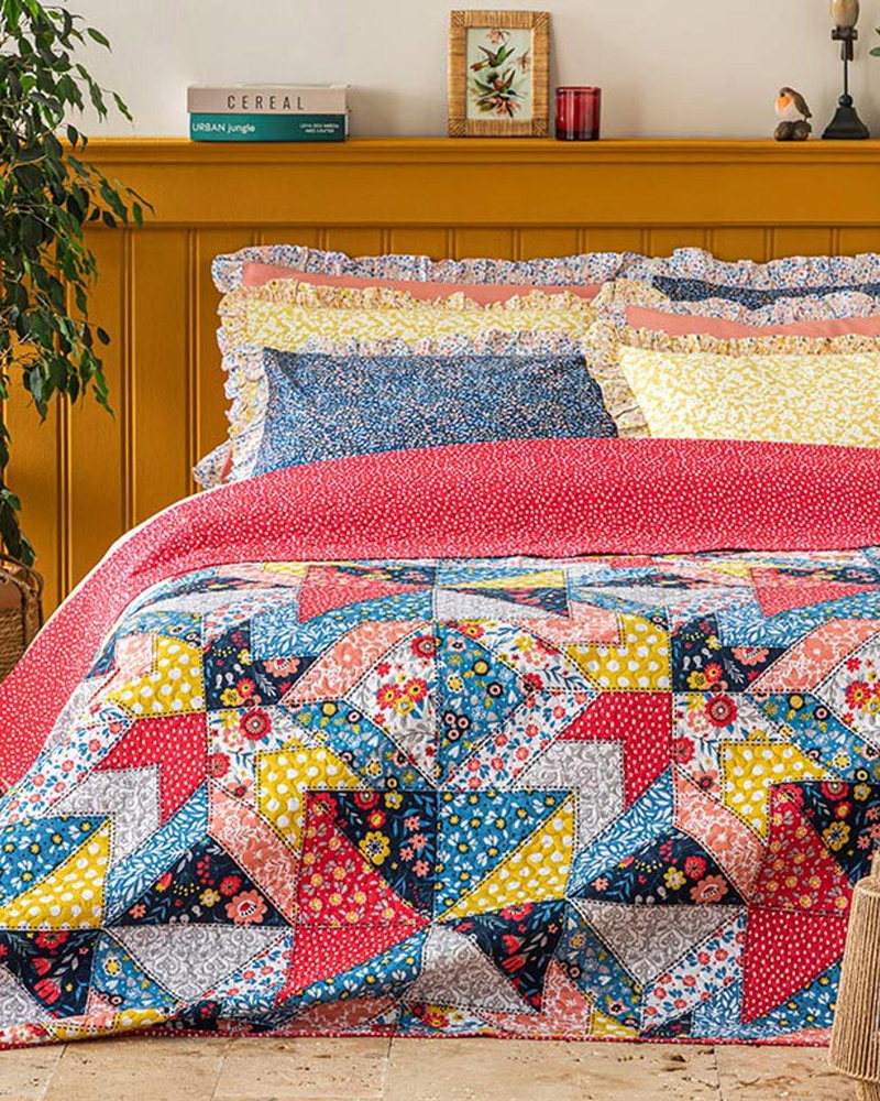 Patchy Florets Patchwork Tek Kişilik Çok Amaçlı Örtü Kırmızı