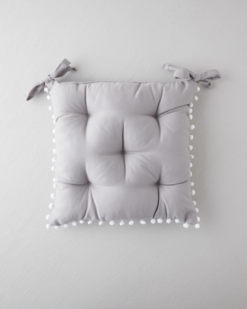 Puff Ponponlu Tekli Sandalye Minderi 40x40 cm Açık Gri