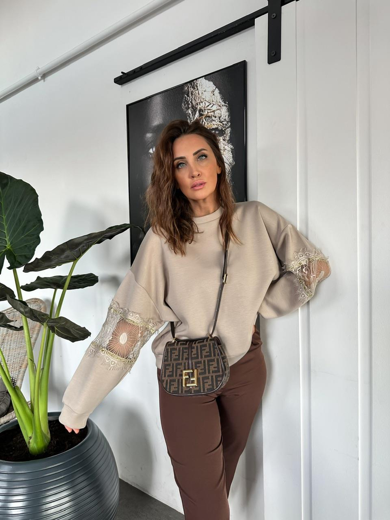 Bej Dantel Detaylı Sweatshirt