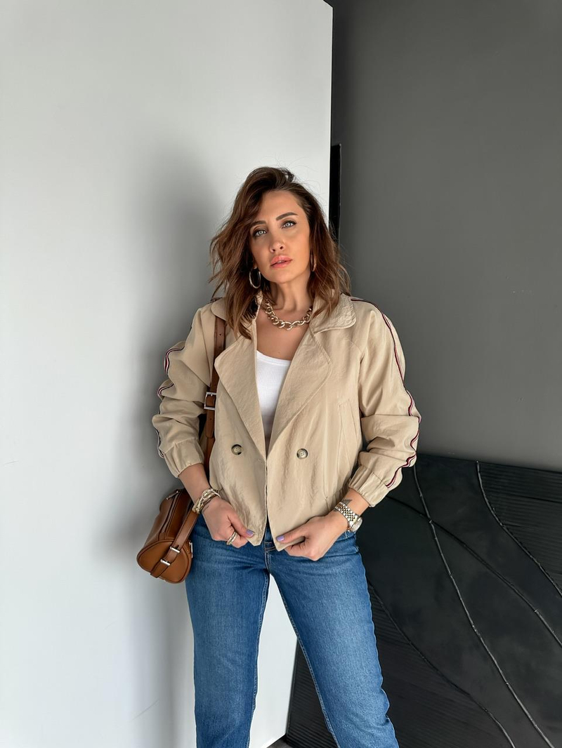 Bej Şerit Detaylı Kruvaze Ceket