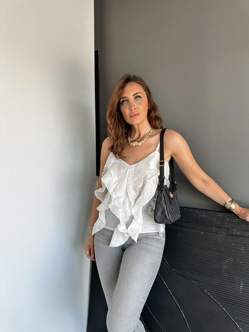 Beyaz İp Askılı Volanlı Soft Bluz
