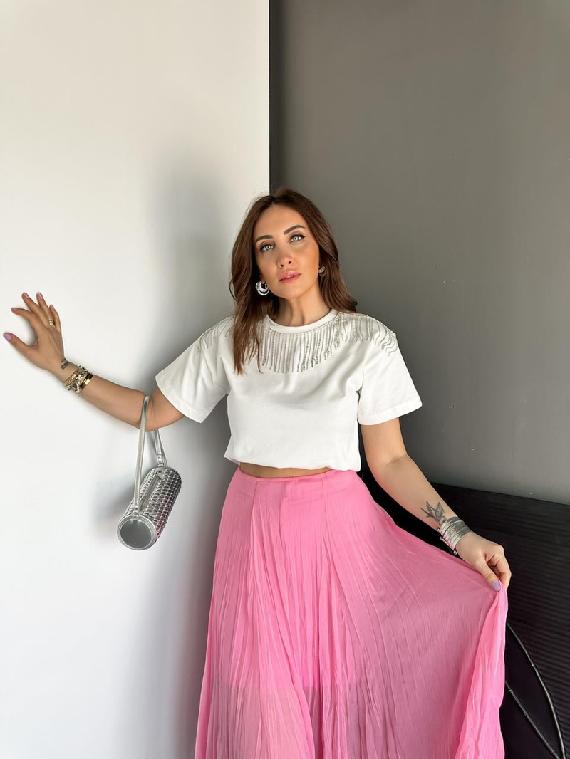 Beyaz Zincir Aksesuarlı Tshirt