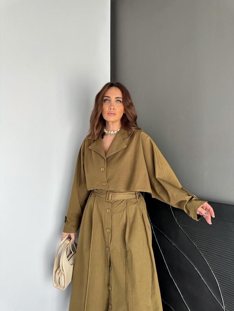 Haki Kolları Düğmeli Crop Ceket