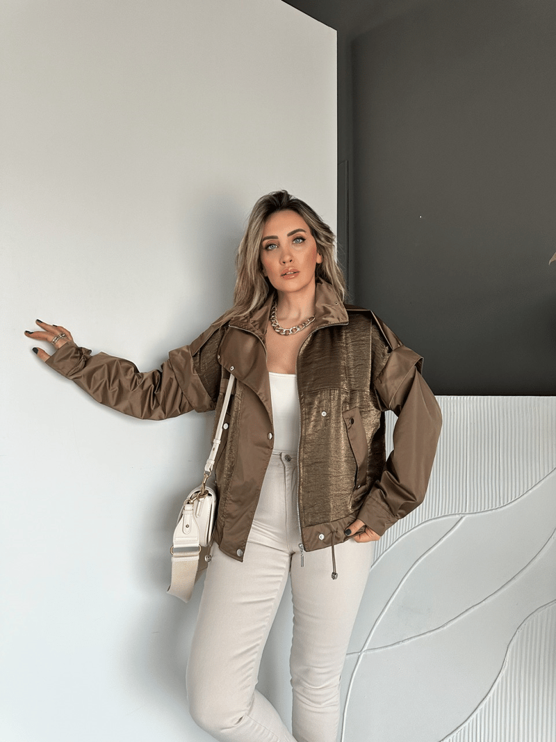 Kahve Çıtçıtlı Dik Yaka Saten Parçalı Ceket