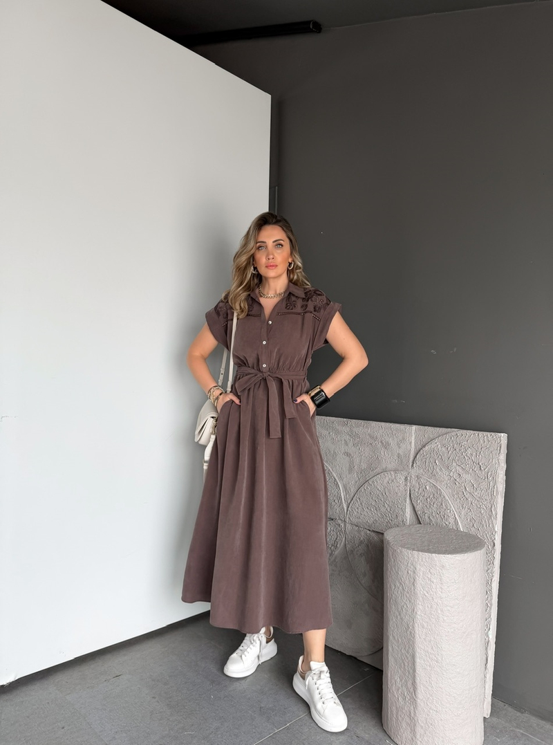 Kahve Omuzları Nakışlı Beli Lastikli Elbise