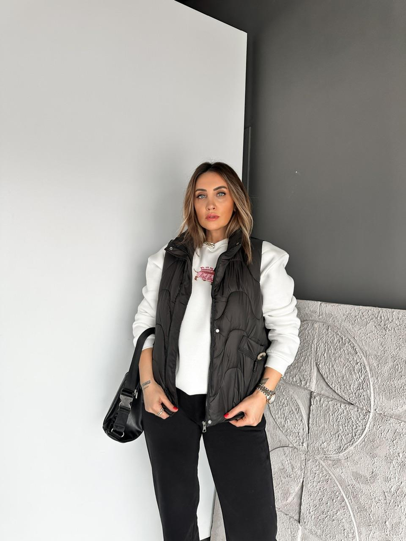 Siyah Cep Detaylı Şişme Yelek