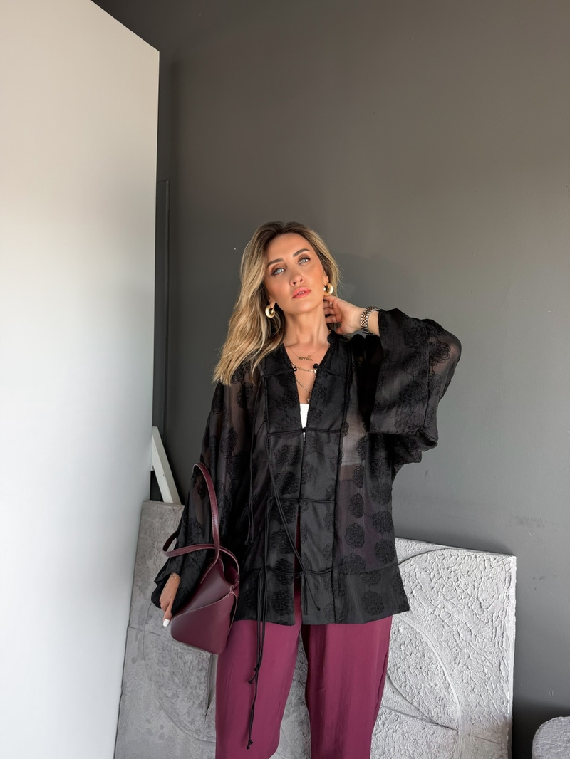 Siyah İp Bağcıklı Brodeli Kimona