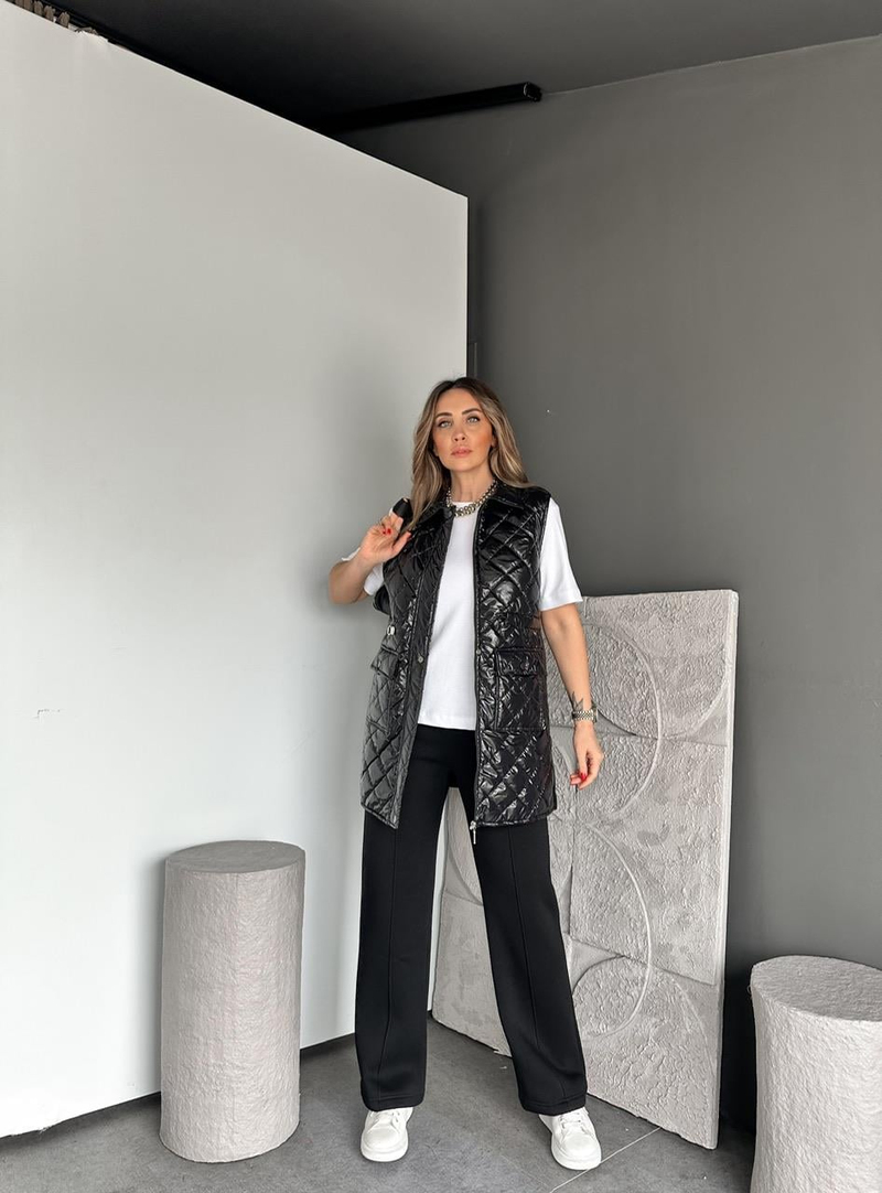 Siyah Kapitone Yelekli Takım