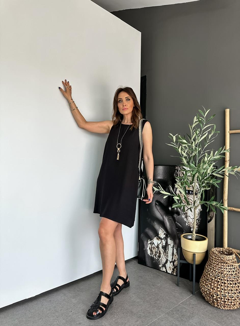 Siyah Kolsuz Cepli Basic Elbise