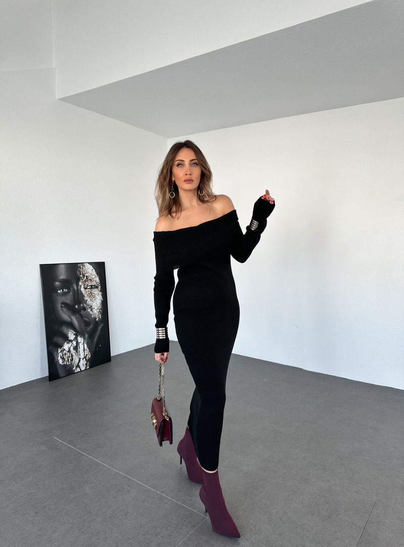 Siyah Madonna Yaka Likralı Triko Elbise
