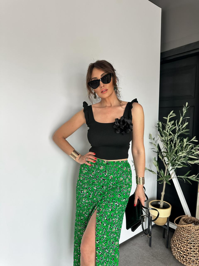 Siyah Omuzları Fırfırlı Triko Crop