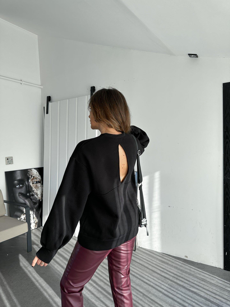 Siyah Sırtı Pencere Detaylı Sweatshirt