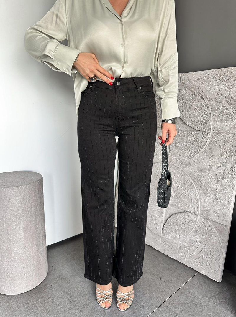 Siyah Taşlı Likralı Jean