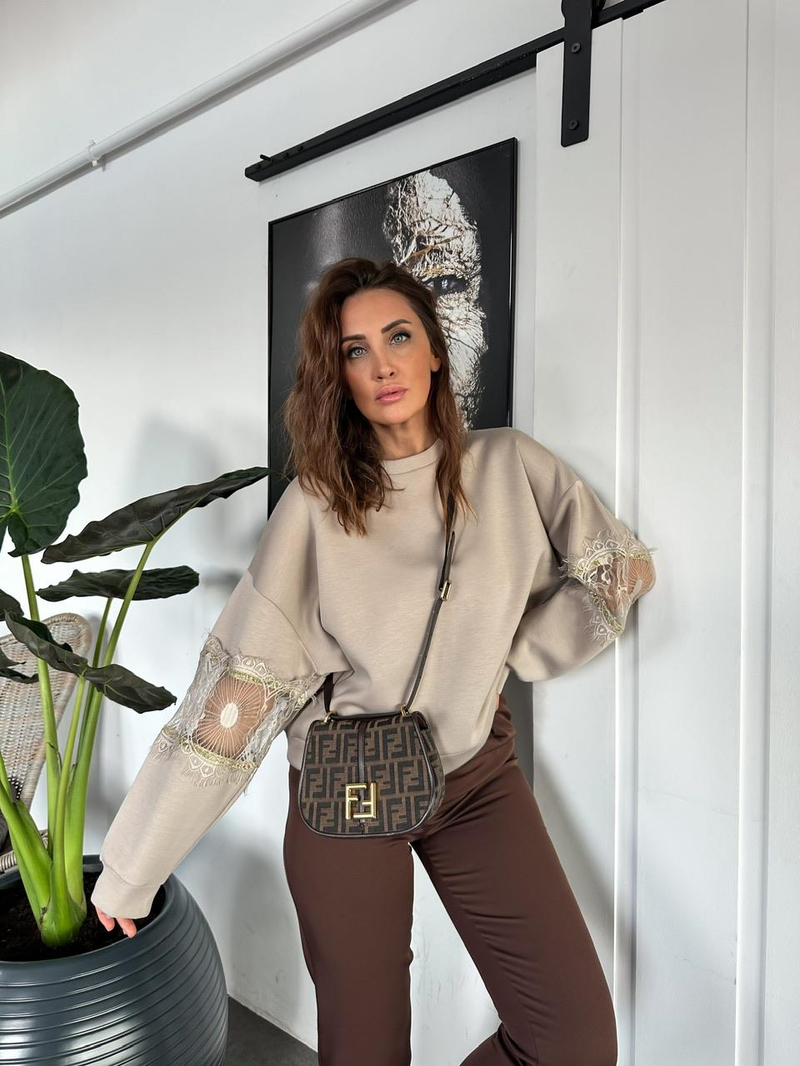 Bej Dantel Detaylı Sweatshirt