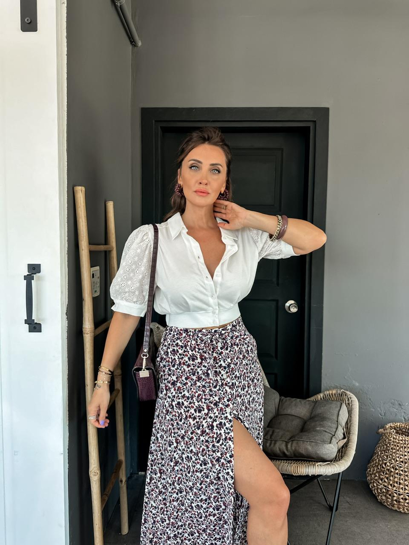 Beyaz Fistolu Düğmeli Bluz