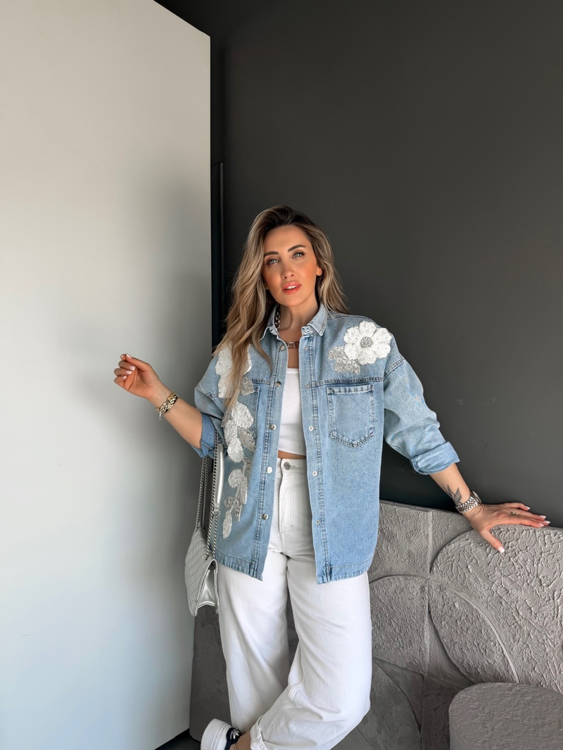 Beyaz Gümüş Çiçek İşlemeli Tasarım Kot Ceket