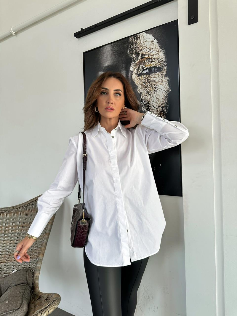 Beyaz Kolları Düğmeli Cotton Gömlek