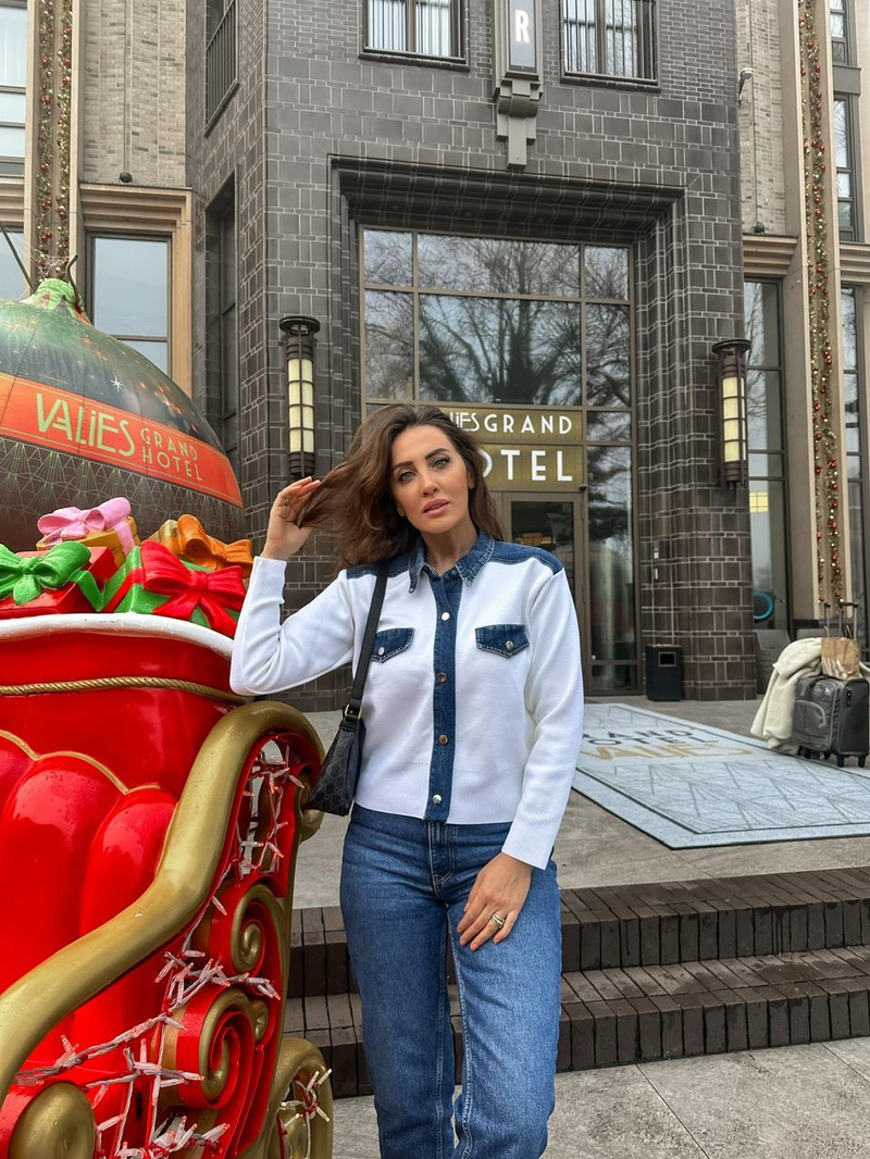 Beyaz Kot Detaylı Çıtçıtlı Triko